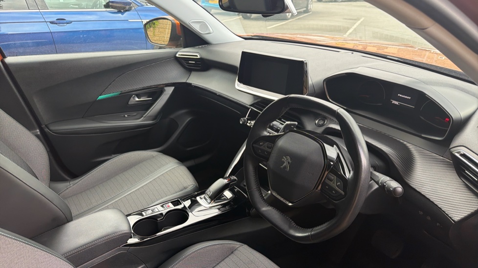 Peugeot 2008 1.2 PureTech 130 Allure 5dr EAT8 Petrol Estate - Image 11