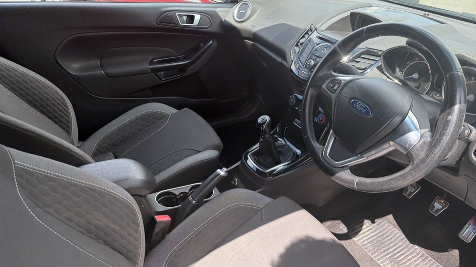 Ford Fiesta 1.0 EcoBoost 125 Zetec S 3dr Petrol Hatchback - Image 11