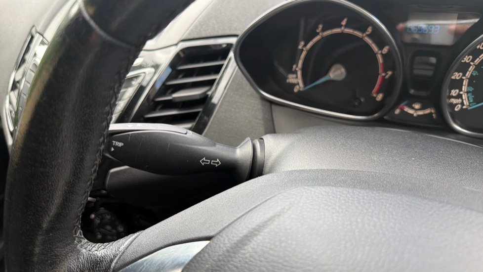 Ford Fiesta 1.0 EcoBoost 125 Zetec S 3dr Petrol Hatchback - Image 25