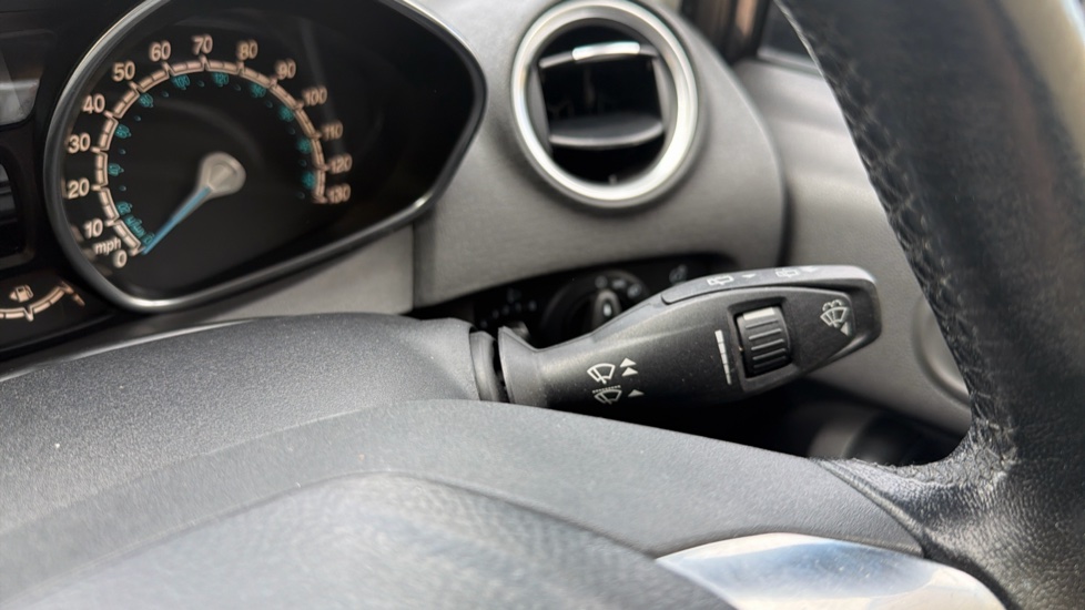 Ford Fiesta 1.0 EcoBoost 125 Zetec S 3dr Petrol Hatchback - Image 26