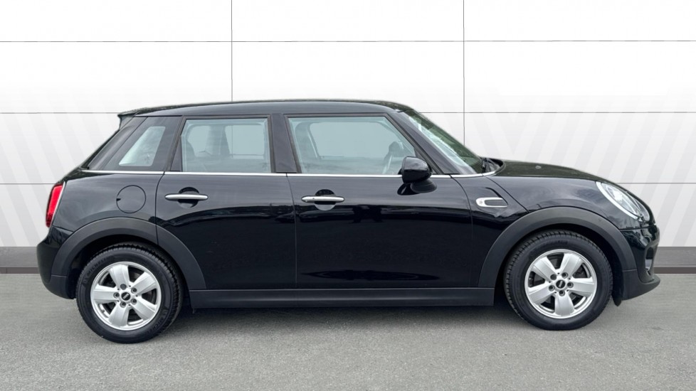 MINI Hatchback 1.5 Cooper D II 5dr Step Auto Diesel Hatchback - Image 5