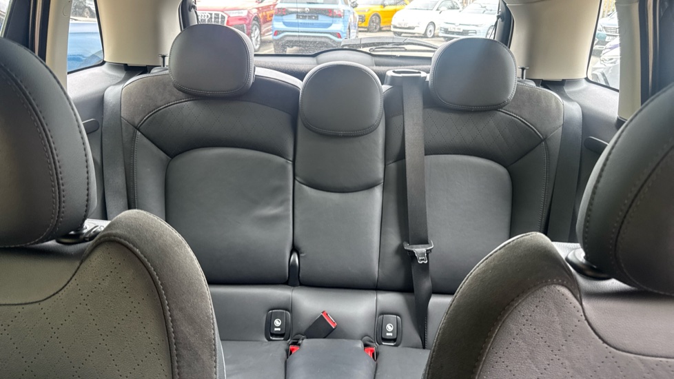 MINI Hatchback 1.5 Cooper D II 5dr Step Auto Diesel Hatchback - Image 15