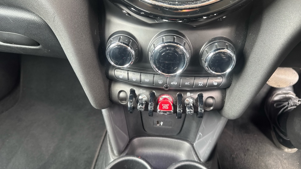 MINI Hatchback 1.5 Cooper D II 5dr Step Auto Diesel Hatchback - Image 25
