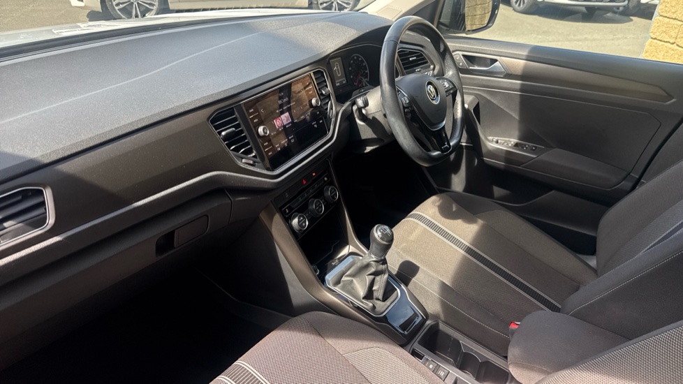 Volkswagen T-Roc 1.5 TSI EVO SE 5dr Petrol Hatchback - Image 9