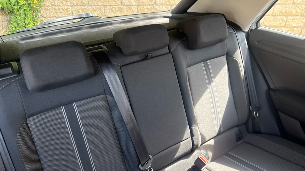 Volkswagen T-Roc 1.5 TSI EVO SE 5dr Petrol Hatchback - Image 15