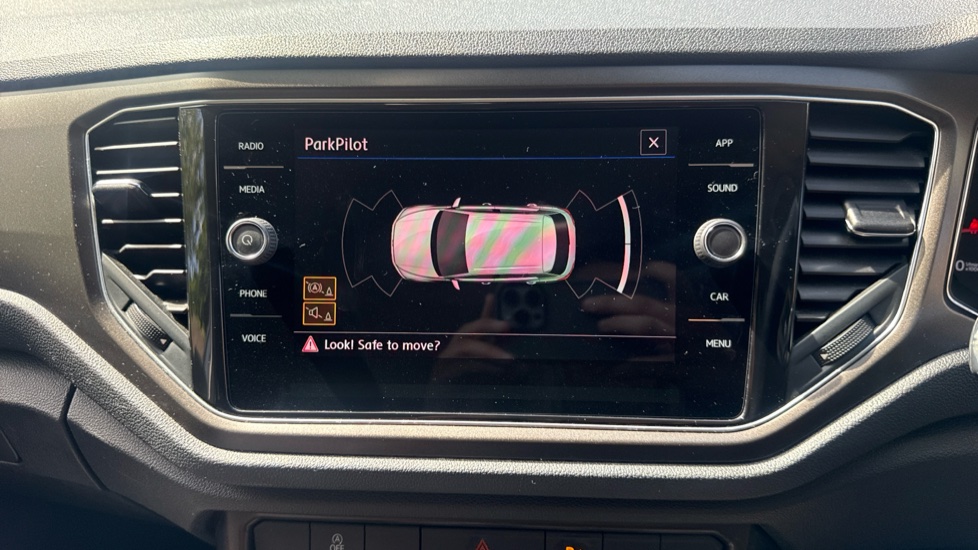Volkswagen T-Roc 1.5 TSI EVO SE 5dr Petrol Hatchback - Image 36