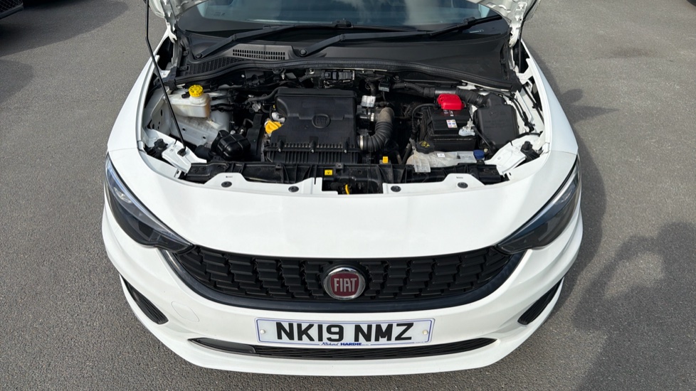 Fiat Tipo 1.4 Easy 5dr Petrol Hatchback - Image 8