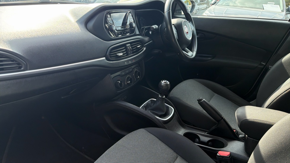 Fiat Tipo 1.4 Easy 5dr Petrol Hatchback - Image 9