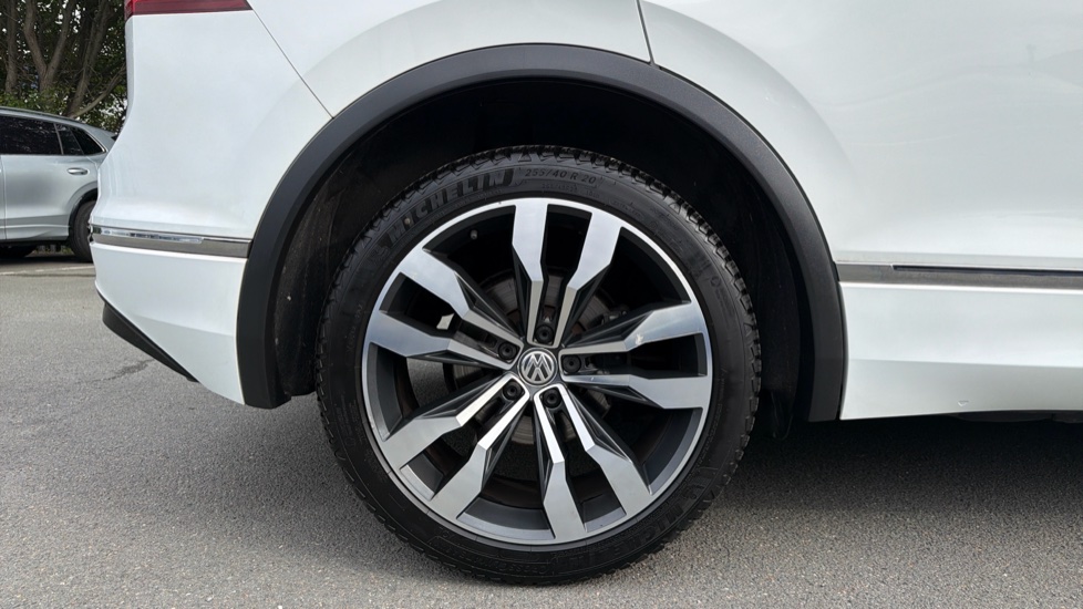 Volkswagen Tiguan 2.0 TSi 180 4Motion R-Line 5dr DSG Petrol Estate - Image 7