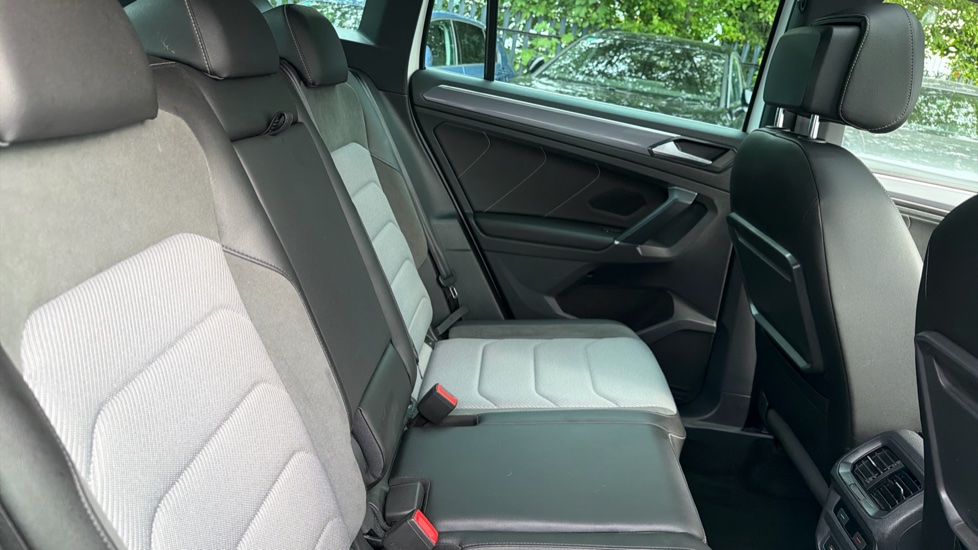 Volkswagen Tiguan 2.0 TSi 180 4Motion R-Line 5dr DSG Petrol Estate - Image 16