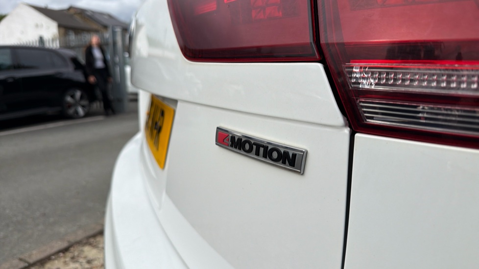 Volkswagen Tiguan 2.0 TSi 180 4Motion R-Line 5dr DSG Petrol Estate - Image 21
