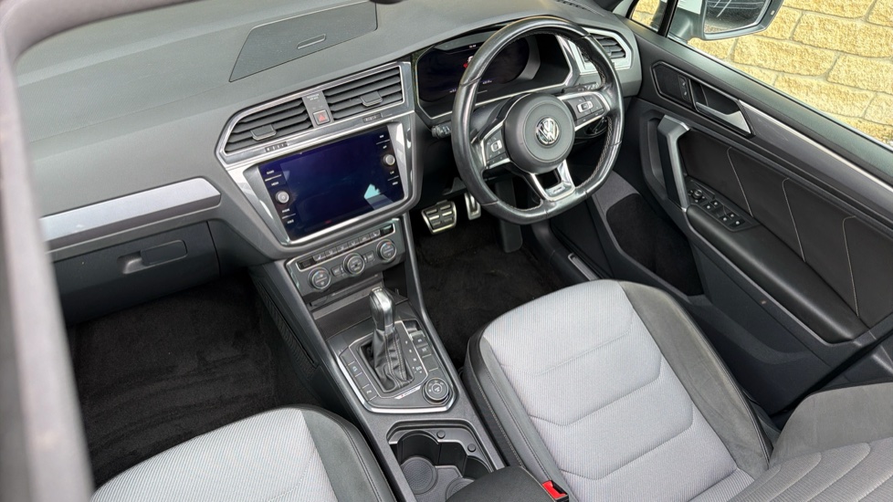 Volkswagen Tiguan 2.0 TSi 180 4Motion R-Line 5dr DSG Petrol Estate - Image 24