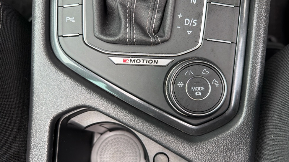 Volkswagen Tiguan 2.0 TSi 180 4Motion R-Line 5dr DSG Petrol Estate - Image 25