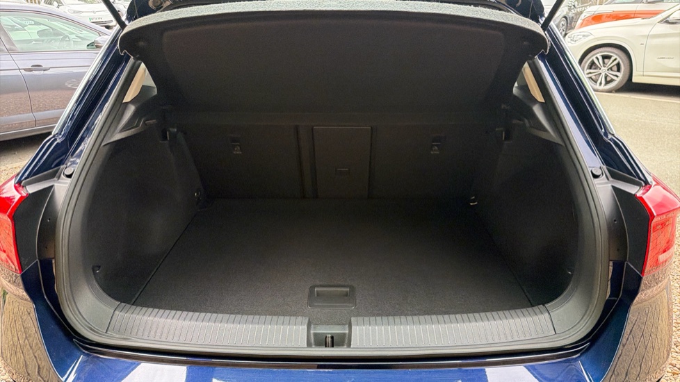 Volkswagen T-Roc 1.5 TSI EVO SE 5dr DSG Petrol Hatchback - Image 4