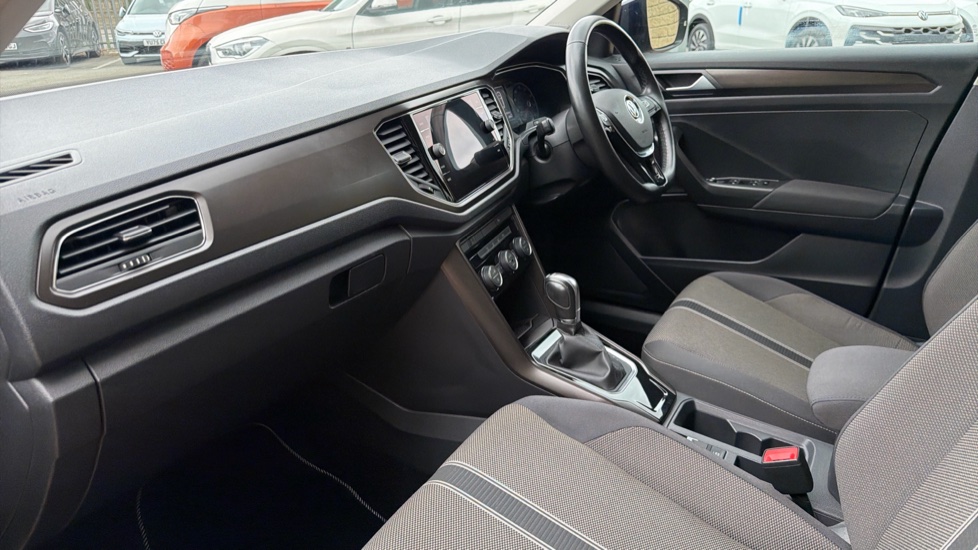Volkswagen T-Roc 1.5 TSI EVO SE 5dr DSG Petrol Hatchback - Image 9