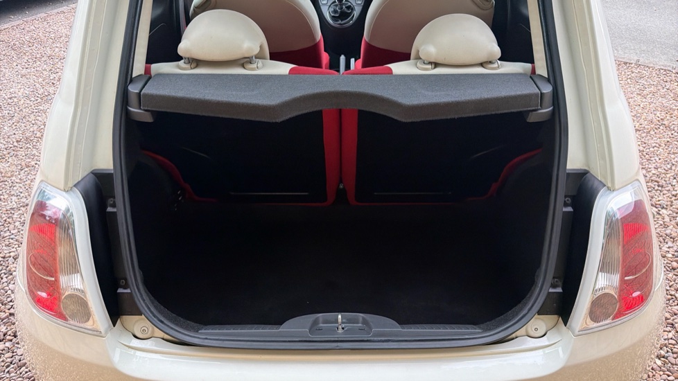 Fiat 500 1.2 Lounge 3dr [Start Stop] Petrol Hatchback - Image 4