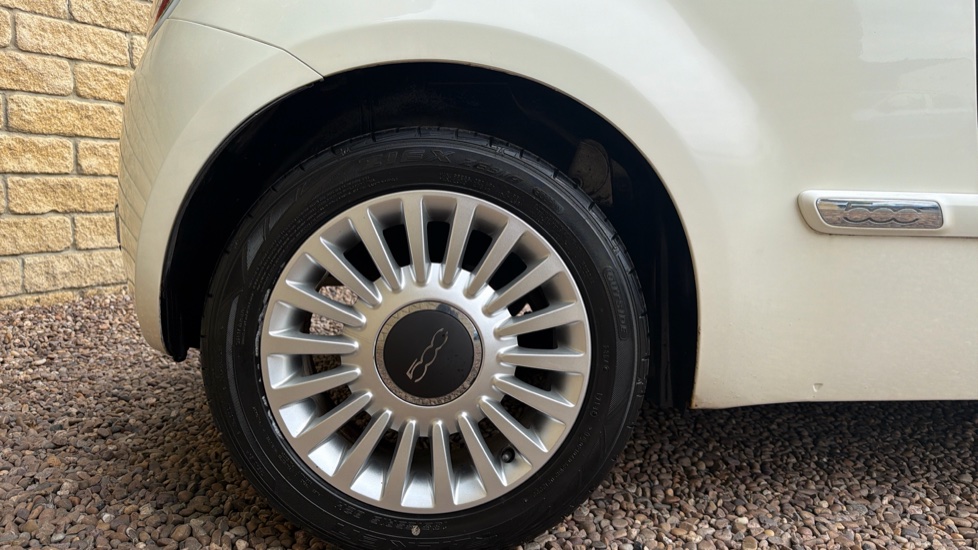 Fiat 500 1.2 Lounge 3dr [Start Stop] Petrol Hatchback - Image 7