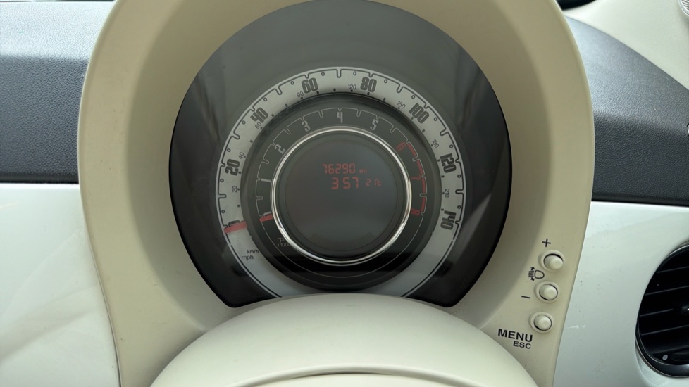 Fiat 500 1.2 Lounge 3dr [Start Stop] Petrol Hatchback - Image 18