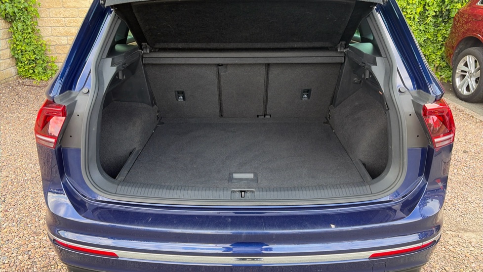 Volkswagen Tiguan 2.0 TSi 180 4Motion R-Line 5dr DSG Petrol Estate - Image 4