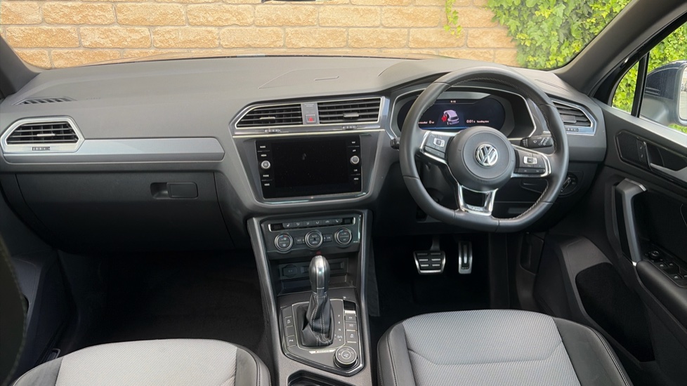 Volkswagen Tiguan 2.0 TSi 180 4Motion R-Line 5dr DSG Petrol Estate - Image 10