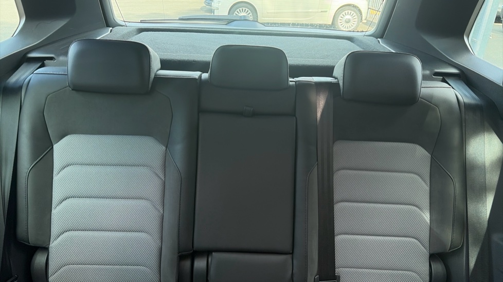 Volkswagen Tiguan 2.0 TSi 180 4Motion R-Line 5dr DSG Petrol Estate - Image 15