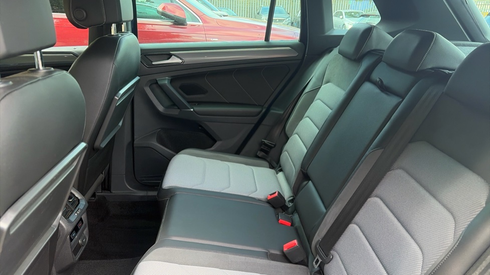 Volkswagen Tiguan 2.0 TSi 180 4Motion R-Line 5dr DSG Petrol Estate - Image 16