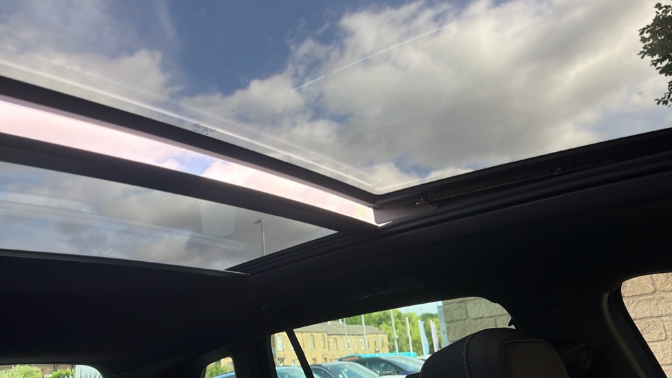 Volkswagen Tiguan 2.0 TSi 180 4Motion R-Line 5dr DSG Petrol Estate - Image 40
