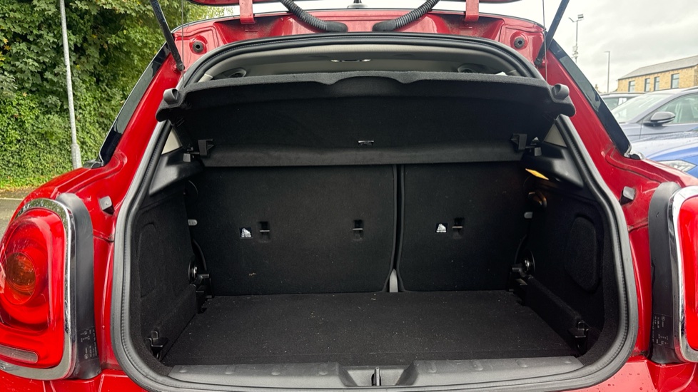 MINI Hatchback 1.5 Cooper D 5dr Diesel Hatchback - Image 4