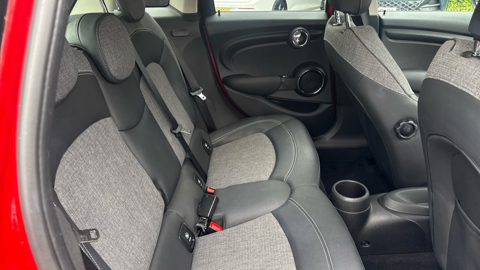 MINI Hatchback 1.5 Cooper D 5dr Diesel Hatchback - Image 16