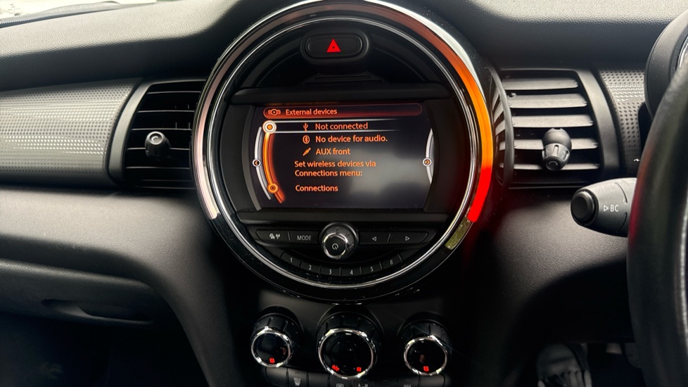 MINI Hatchback 1.5 Cooper D 5dr Diesel Hatchback - Image 29