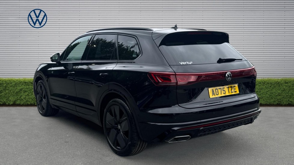Volkswagen Touareg 3.0 V6 TDI 4Motion 286 Final Edition 5dr Tip Auto Diesel Estate - Image 3