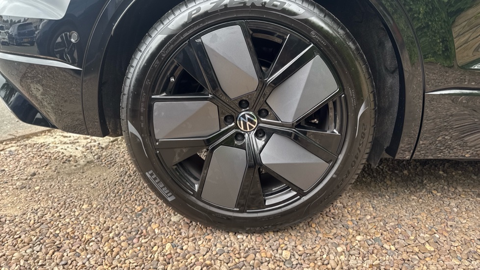 Volkswagen Touareg 3.0 V6 TDI 4Motion 286 Final Edition 5dr Tip Auto Diesel Estate - Image 43