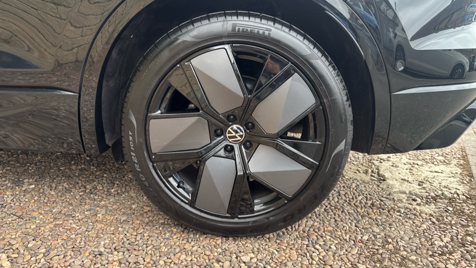 Volkswagen Touareg 3.0 V6 TDI 4Motion 286 Final Edition 5dr Tip Auto Diesel Estate - Image 44