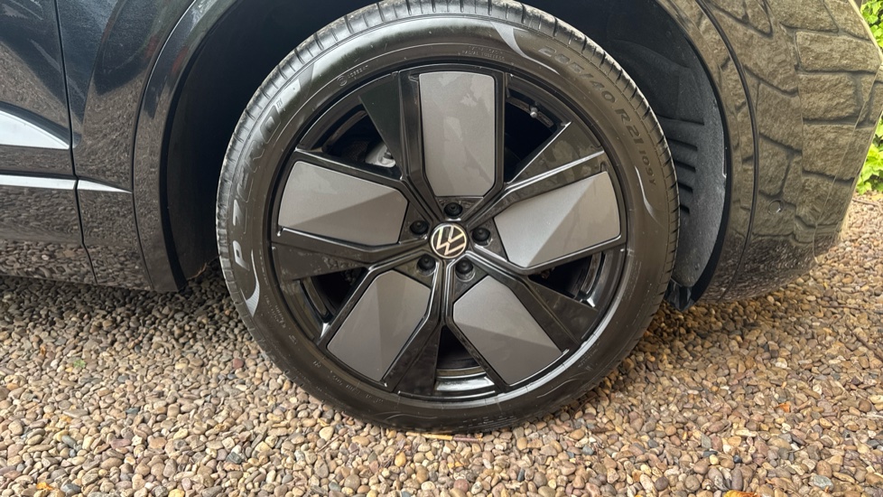 Volkswagen Touareg 3.0 V6 TDI 4Motion 286 Final Edition 5dr Tip Auto Diesel Estate - Image 45