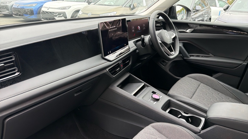 Volkswagen Tiguan 1.5 eTSI Match 5dr DSG Petrol Estate - Image 2