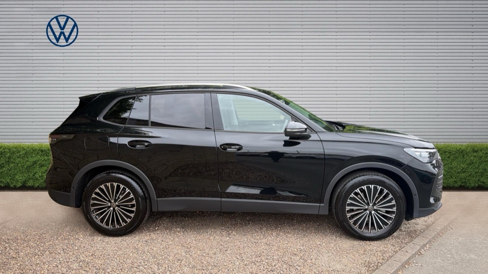 Volkswagen Tiguan 1.5 eTSI Match 5dr DSG Petrol Estate - Image 4
