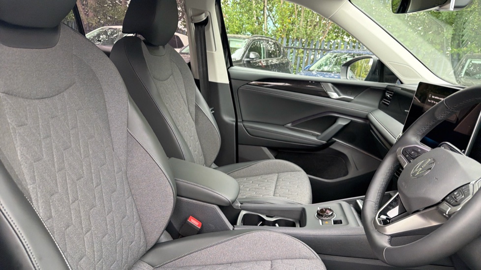 Volkswagen Tiguan 1.5 eTSI Match 5dr DSG Petrol Estate - Image 15