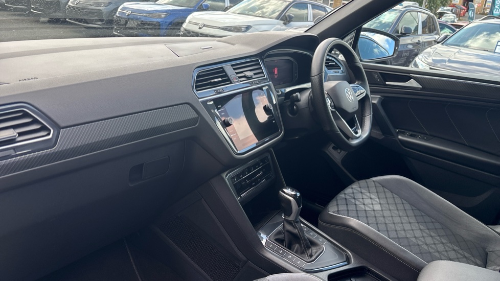 Volkswagen Tiguan 1.4 TSI eHybrid R-Line 5dr DSG Estate - Image 2