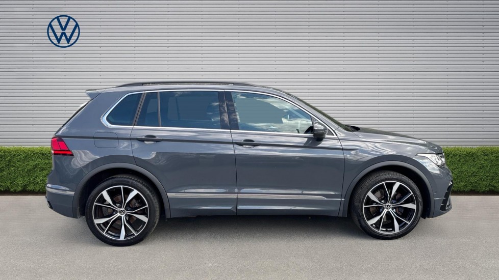 Volkswagen Tiguan 1.4 TSI eHybrid R-Line 5dr DSG Estate - Image 4