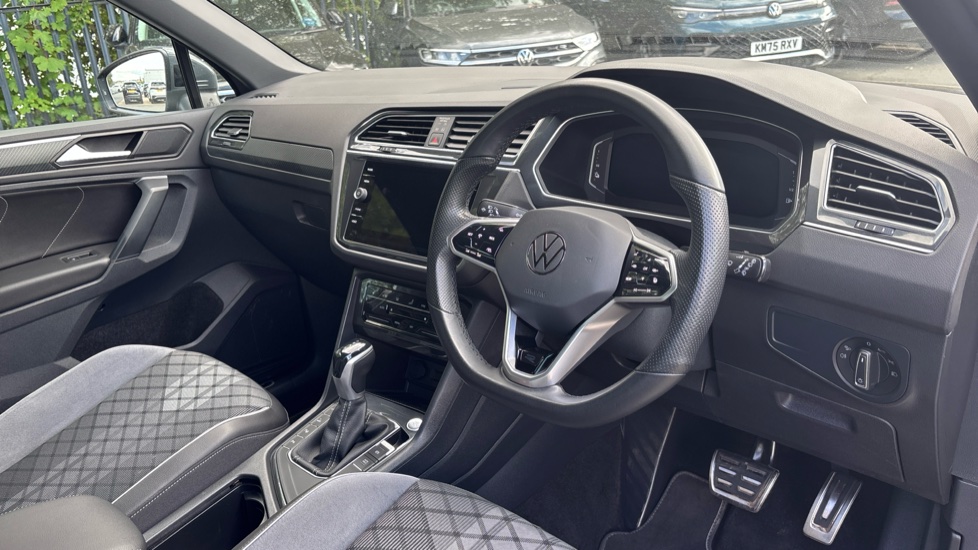 Volkswagen Tiguan 1.4 TSI eHybrid R-Line 5dr DSG Estate - Image 6