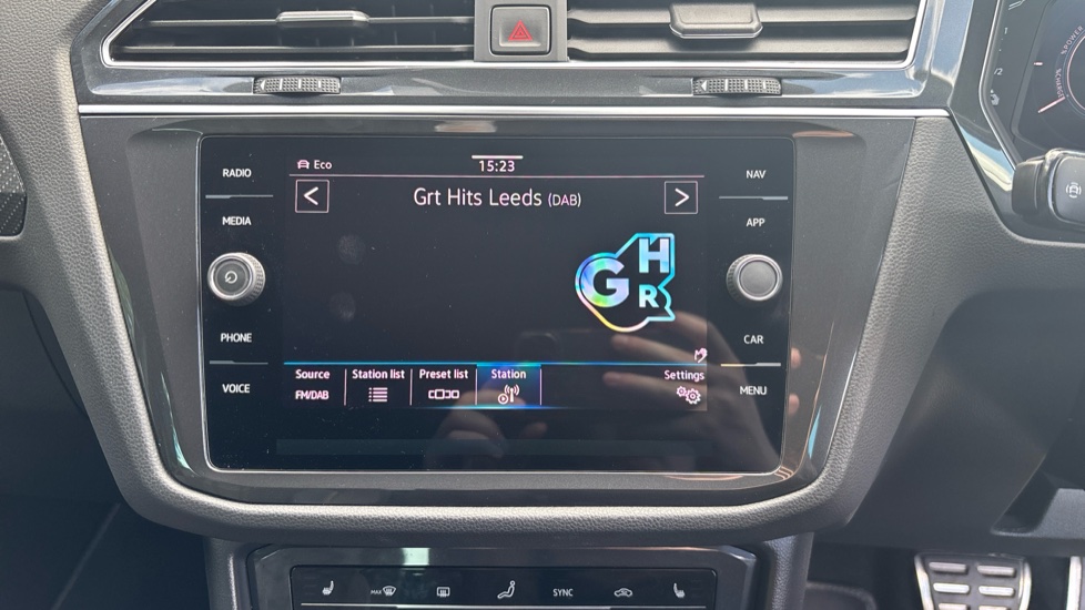 Volkswagen Tiguan 1.4 TSI eHybrid R-Line 5dr DSG Estate - Image 12