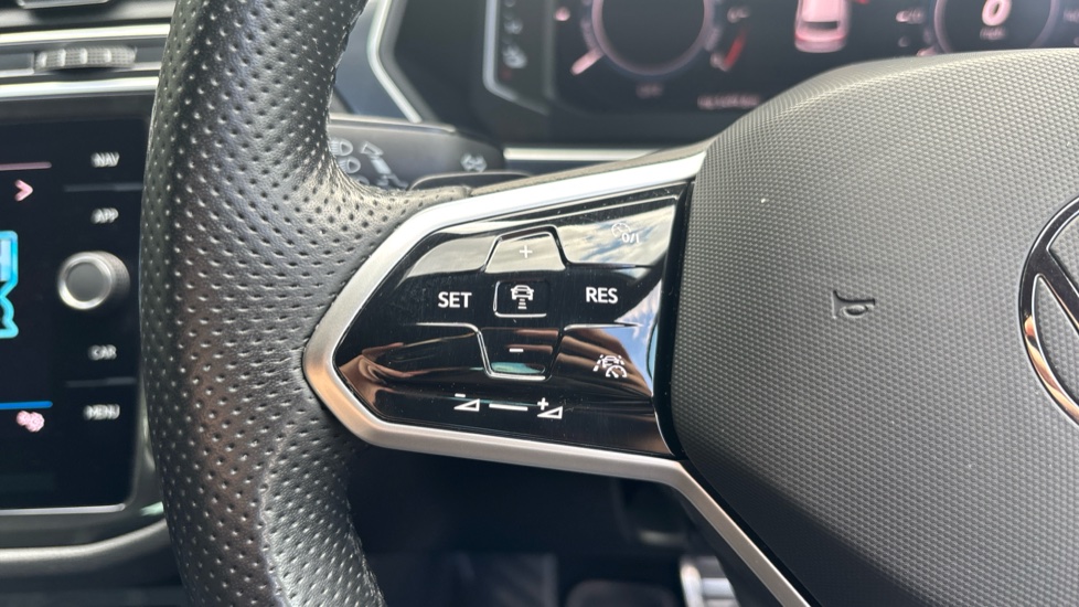 Volkswagen Tiguan 1.4 TSI eHybrid R-Line 5dr DSG Estate - Image 17