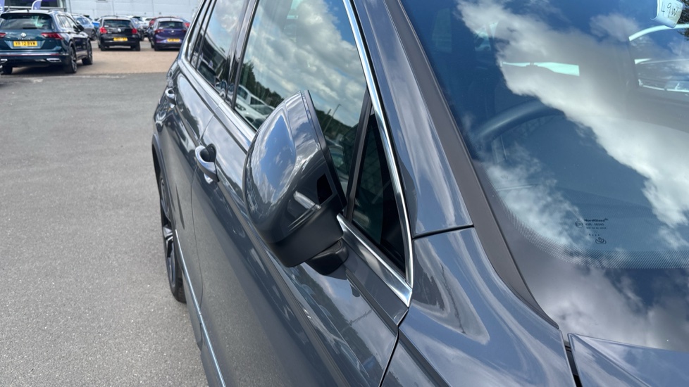 Volkswagen Tiguan 1.4 TSI eHybrid R-Line 5dr DSG Estate - Image 23