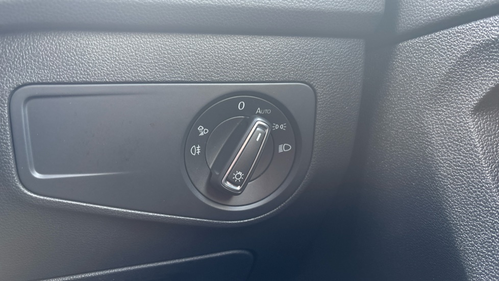 Volkswagen Tiguan 1.4 TSI eHybrid R-Line 5dr DSG Estate - Image 32