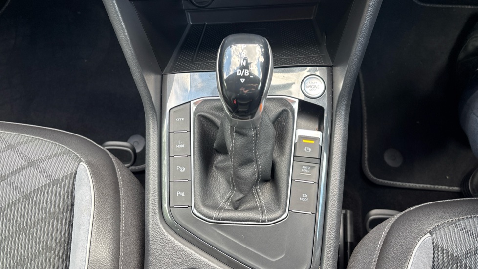 Volkswagen Tiguan 1.4 TSI eHybrid R-Line 5dr DSG Estate - Image 33