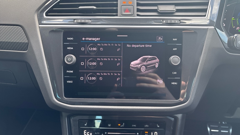 Volkswagen Tiguan 1.4 TSI eHybrid R-Line 5dr DSG Estate - Image 38