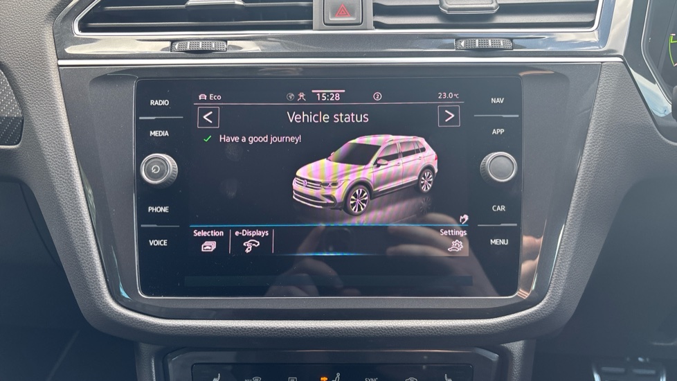 Volkswagen Tiguan 1.4 TSI eHybrid R-Line 5dr DSG Estate - Image 42