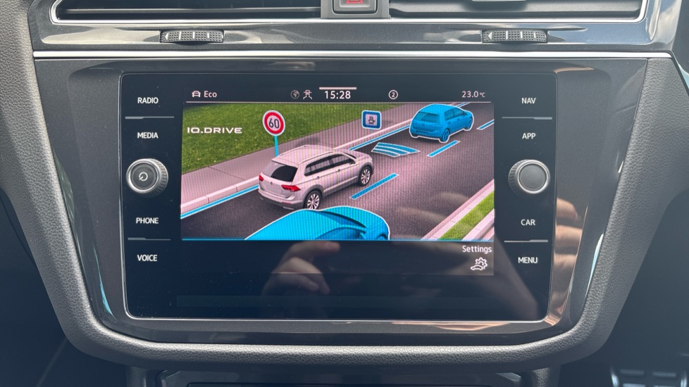 Volkswagen Tiguan 1.4 TSI eHybrid R-Line 5dr DSG Estate - Image 44