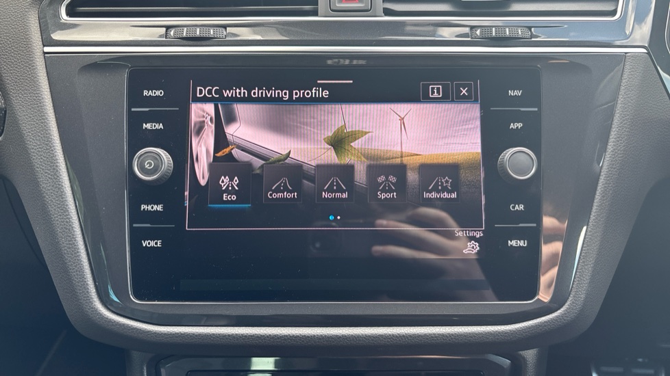 Volkswagen Tiguan 1.4 TSI eHybrid R-Line 5dr DSG Estate - Image 45