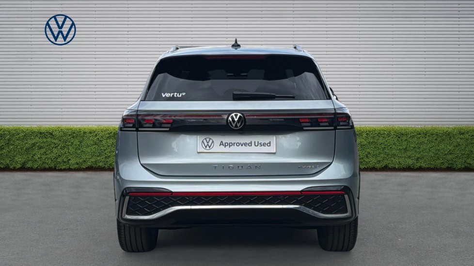 Volkswagen Tiguan 1.5 TSI 272 eHybrid R-Line 5dr DSG Estate - Image 8